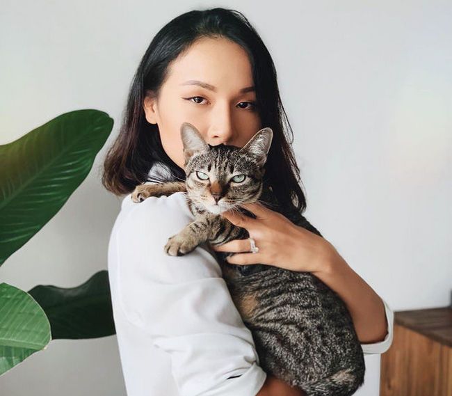 giang-oi-with_her_pet