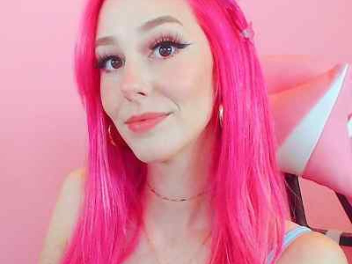 Meganplays Biography Age Net Worth Married Nationality