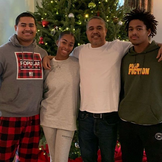 Irv Gotti with his Children. From left: Sonny , Angie, Irv and JJ Gotti