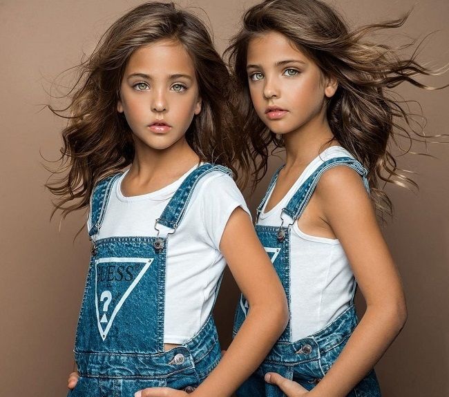 Leah Rose Clements And Her Twin Ava Marie Captured During While Modeling 