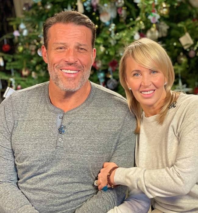 Caption: Tony Robbins with his wife (Source: Instagram) .