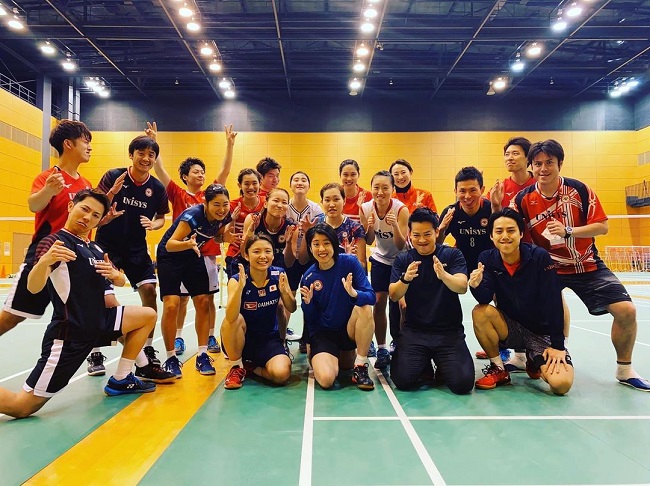 Aoi Matsuda con un miembro de su equipo (Fuente Instagram)