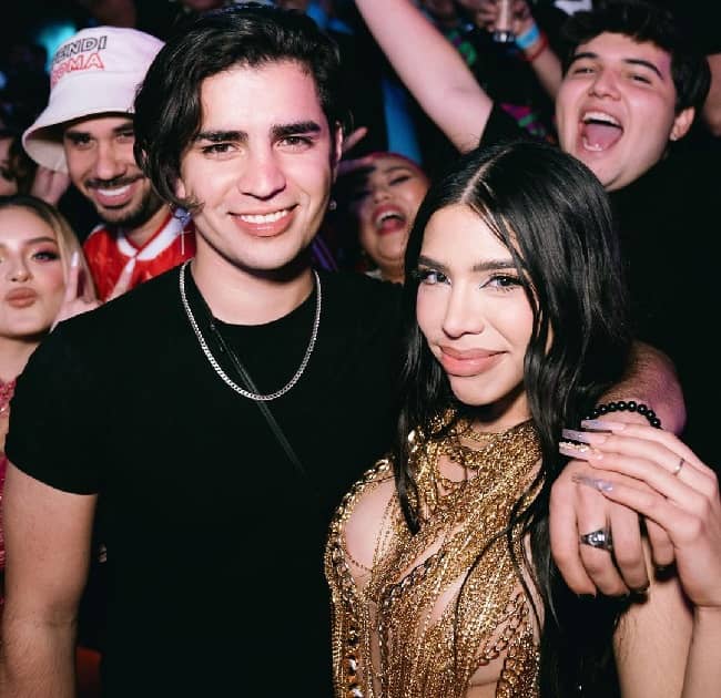 Aaron Mercury with his girlfriend (Source Instagram)