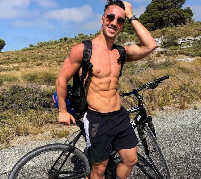 Fraser Wilson with his cycle (Source Instagram)