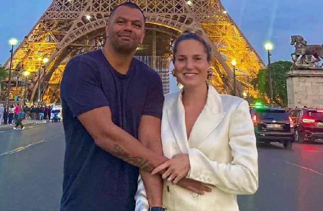Kurtley Beale with his wife (Source Instagram)