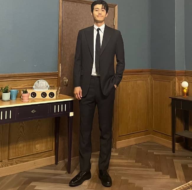Lee Ki-hyuk posing for a photo (Source Instagram)