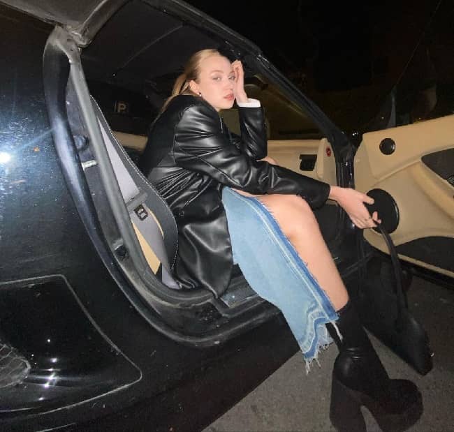 Irene Ferreiro in her car (Source Instagram)