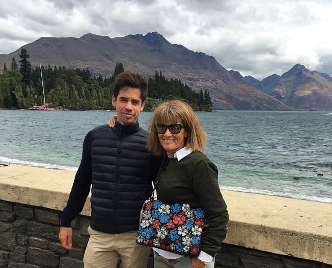 Victor Riu with his mother (Source Instagram)
