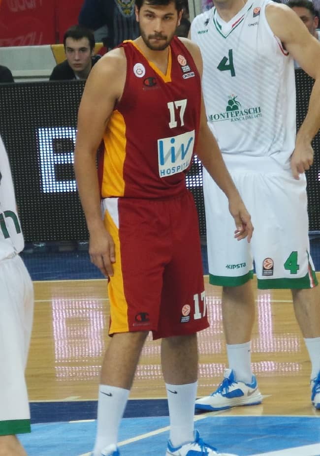 Cenk Akyol during his match (Source Wikipedia)