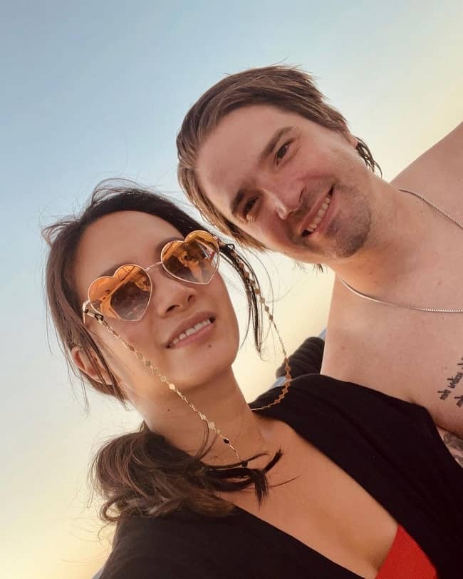 Chantal Thuy with her boyfriend (Source Instagram)
