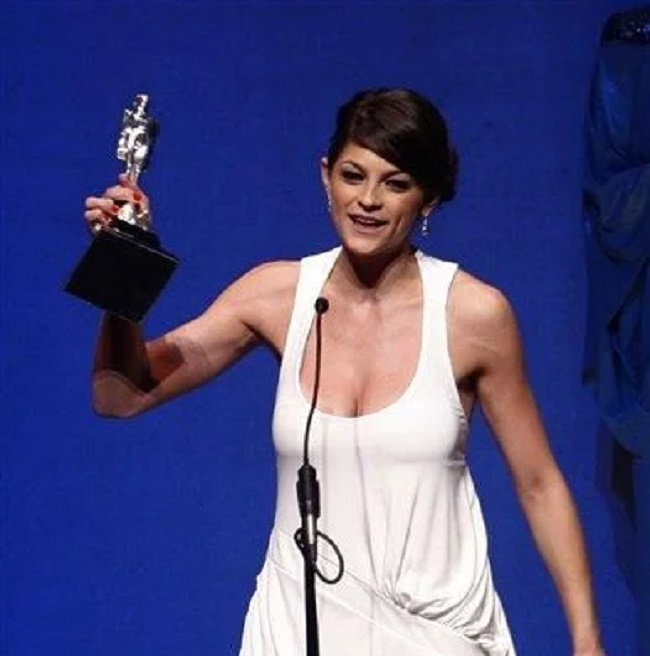 Irene Azuela during her award ceremony (Source Arizona Daily Star)