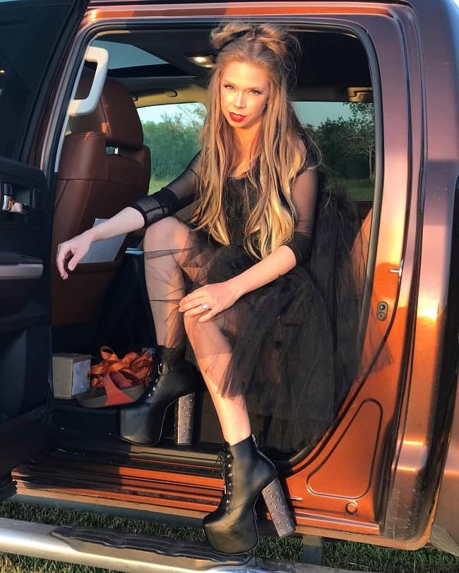 Bunny Meyer in her car (Source Instagram)