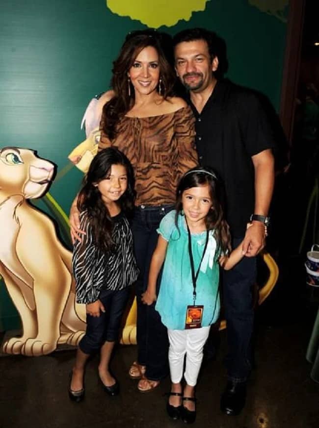 Caption: David Barrera with his family (Source: Alchetron.com)