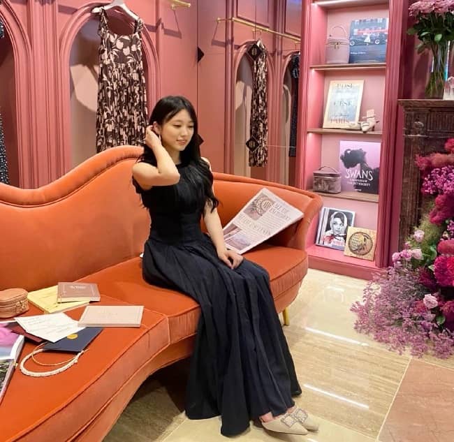 Nako Yabuki at her home (Source Instagram)