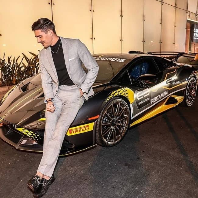 Lewis Tan with his car (Source Instagram)