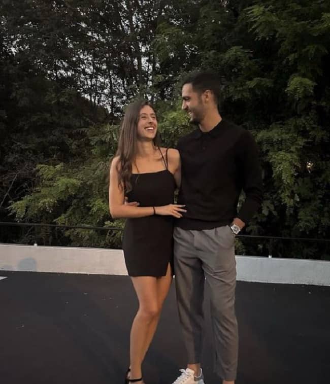 Mikel Merino with his girlfriend (Source Instagram)