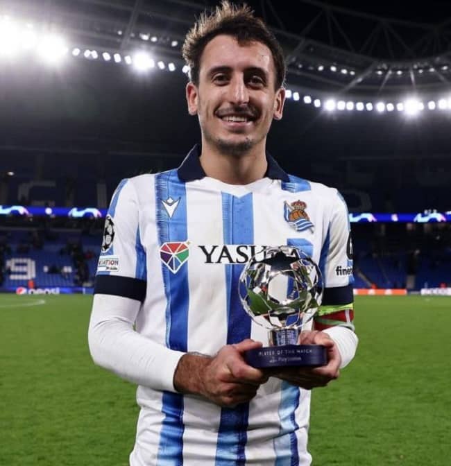 Mikel Oyarzabal during his award ceremony (Source Instagram)
